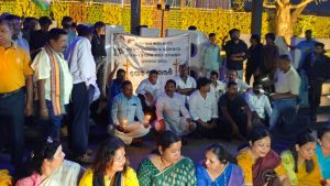 କଟକ ମେଡିକାଲ ଅଗ୍ନିକାଣ୍ଡରେ ମୃତକଙ୍କୁ ଶ୍ରଦ୍ଧାଞ୍ଜଳି ଓ ସ୍ଵାସ୍ଥ୍ୟ ମନ୍ତ୍ରୀ ଙ୍କ ଇସ୍ତଫା ଦାବିରେ ଭୁବେଶ୍ୱରର ଜିଲ୍ଲା କଂଗ୍ରେସର ବିକ୍ଷୋଭ।