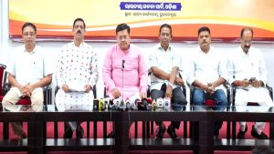 ଛାତ୍ରଛାତ୍ରୀଙ୍କ ନାଁରେ ଦେଶରେ ଏକ ଖରାପ ପରମ୍ପରା ସୃଷ୍ଟି କରାଯାଉଛି। ଏହା ପ୍ରକୃତ ଛାତ୍ର ଆନ୍ଦୋଳନ ନୁହେଁ; ବରଂ ରାଜନୈତିକ ଉଦ୍ଦେଶ୍ୟରେ ଦେଶରେ ଅରାଜକତା ସୃଷ୍ଟି କରିବାର ଏକ ପ୍ରୟାସ।