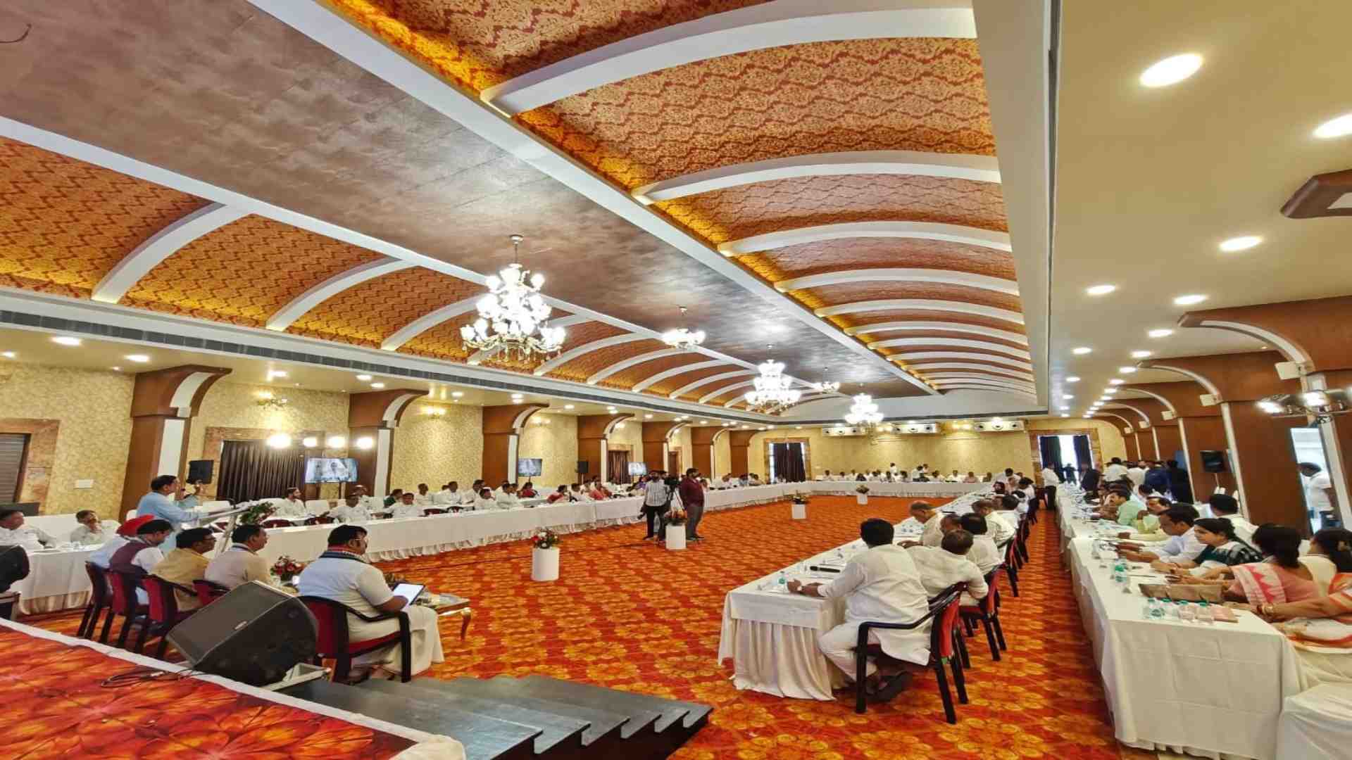 Congress targets 'double-engine' government; decides to intensify agitation.